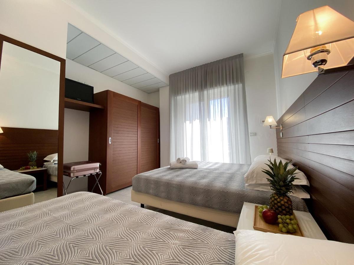 Club Hotel Риччоне Экстерьер фото